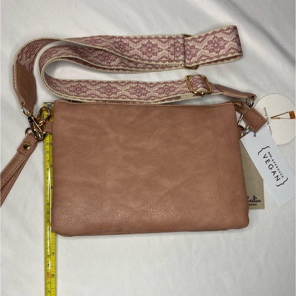 Vegan Leather Crossbody Bag light pink - Picture 8 of 11